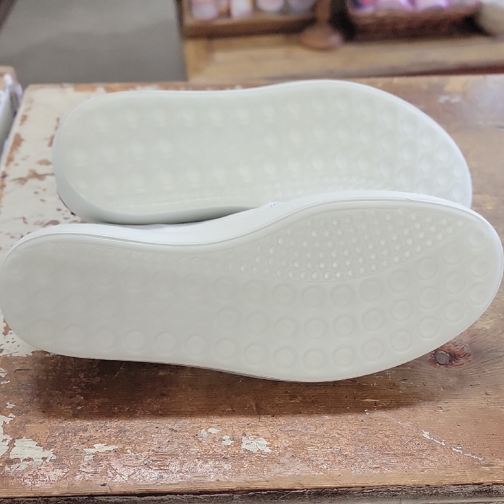 Ecco White Woven Slip-On Casual Shoes - Picture 4 of 6